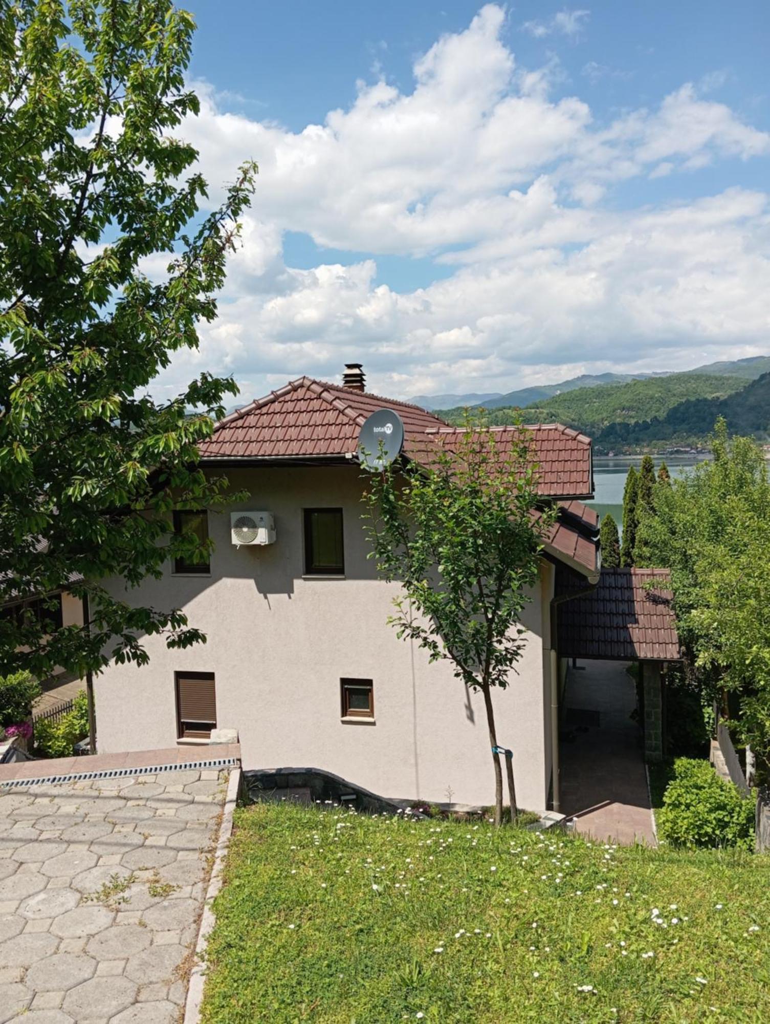 Villa Lake * Konjic