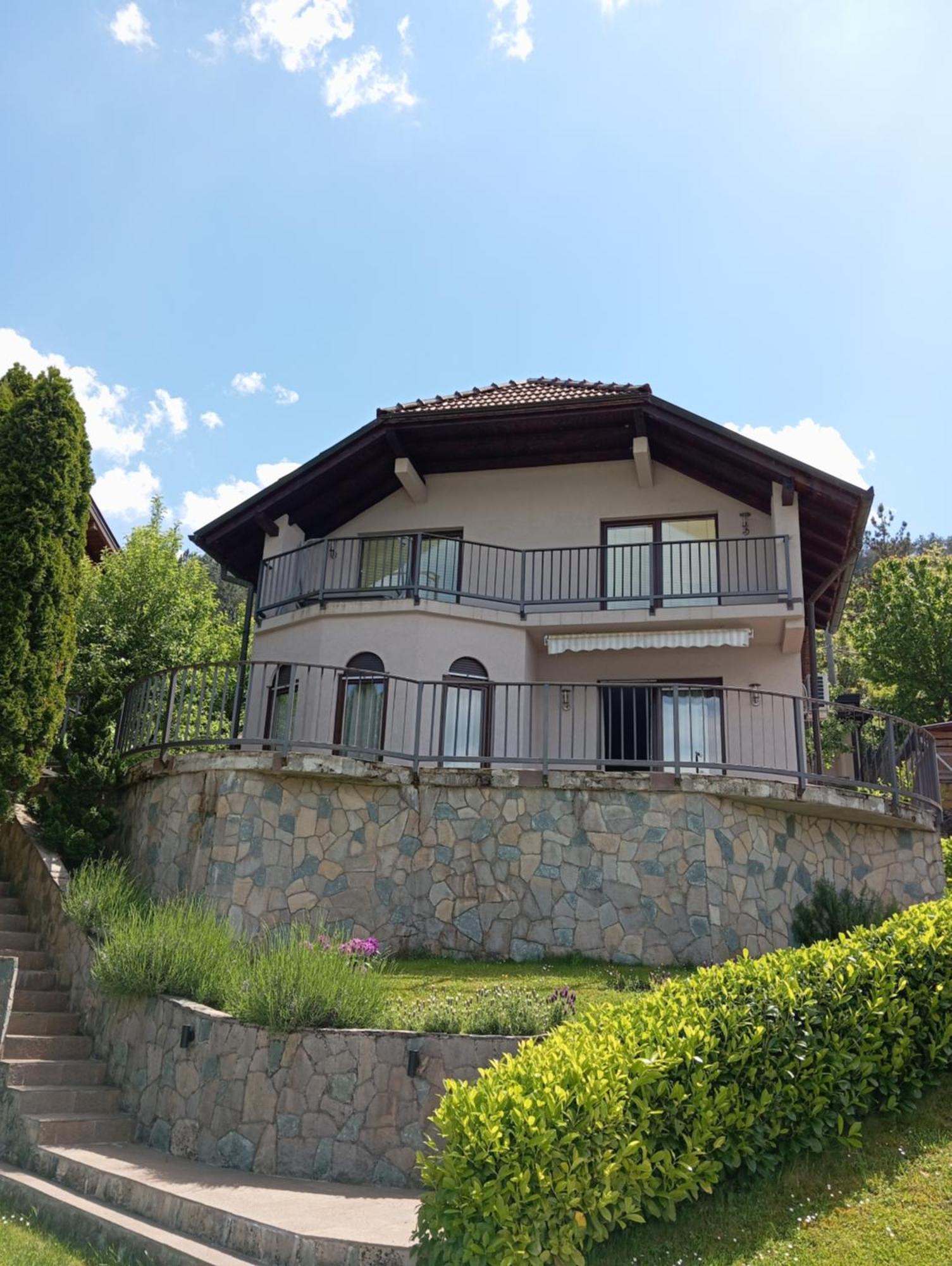 Villa Villa Lake